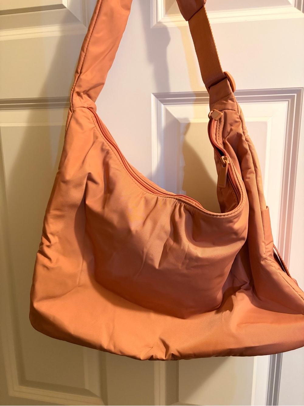 Away Featherlight Crossbody LARGE in Clay Pink (18L) - Picture 6 of 7